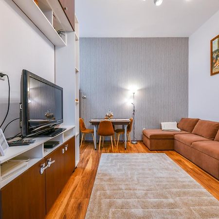 Glam Apartment Cluj Napoca Bagian luar foto
