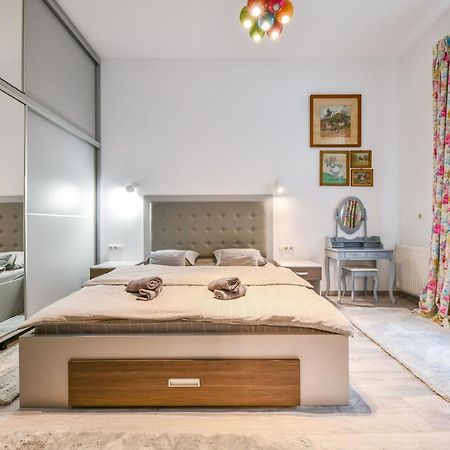 Glam Apartment Cluj Napoca Bagian luar foto