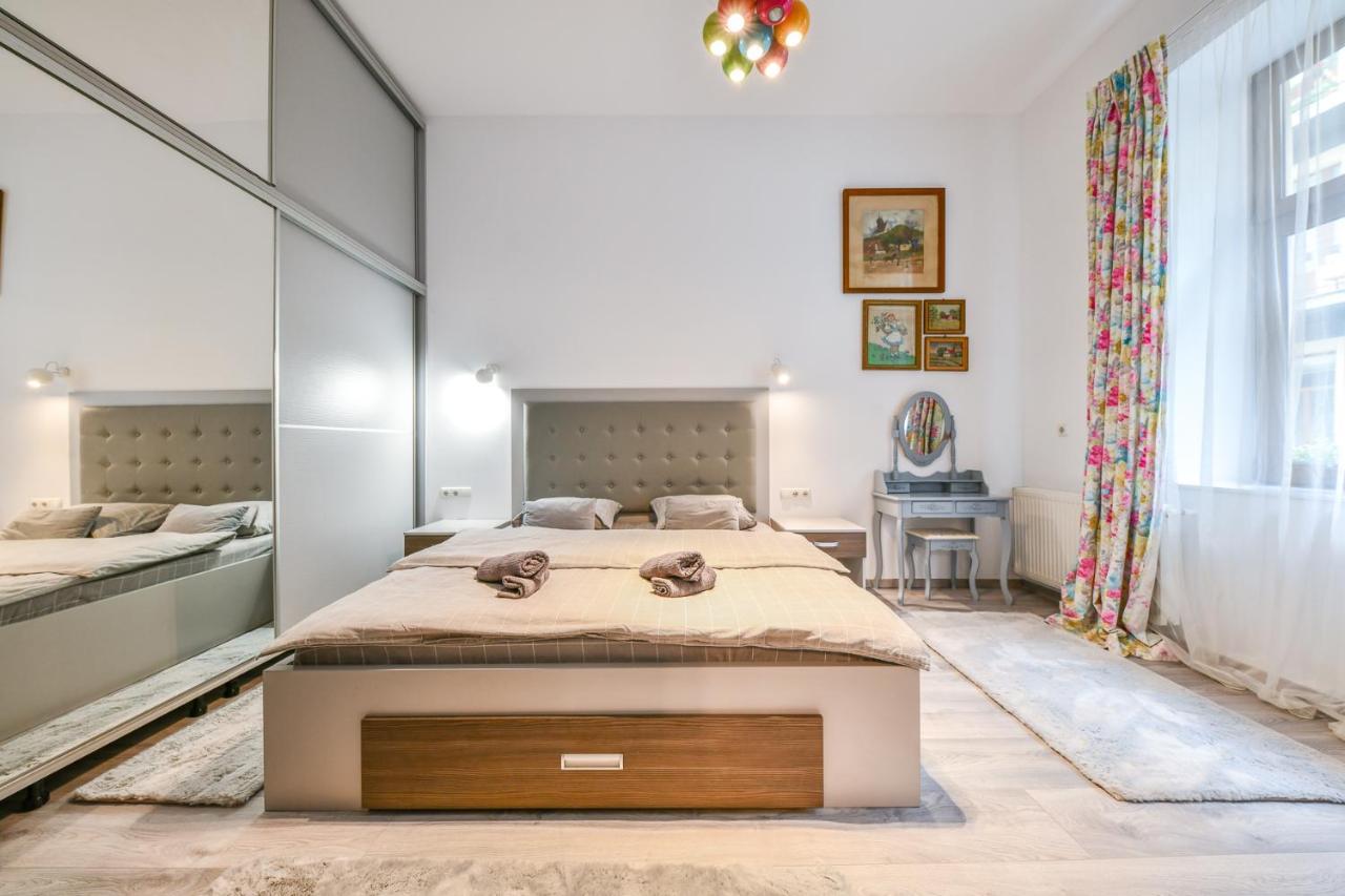 Glam Apartment Cluj Napoca Bagian luar foto